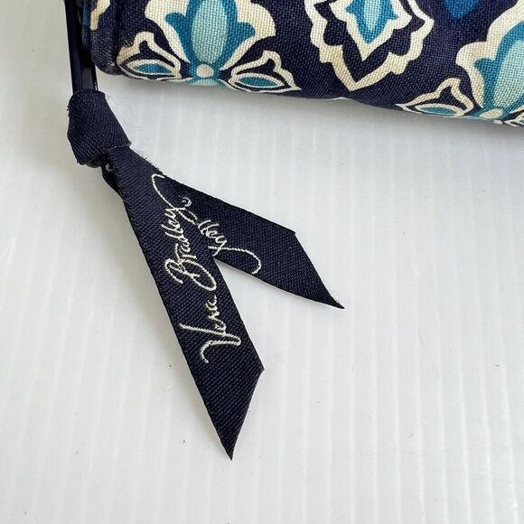 VERA BRADLEY Turnlock Wallet RIFD Pattern Blue Ink Zip Around Large Quilted - Picture 3 of 13